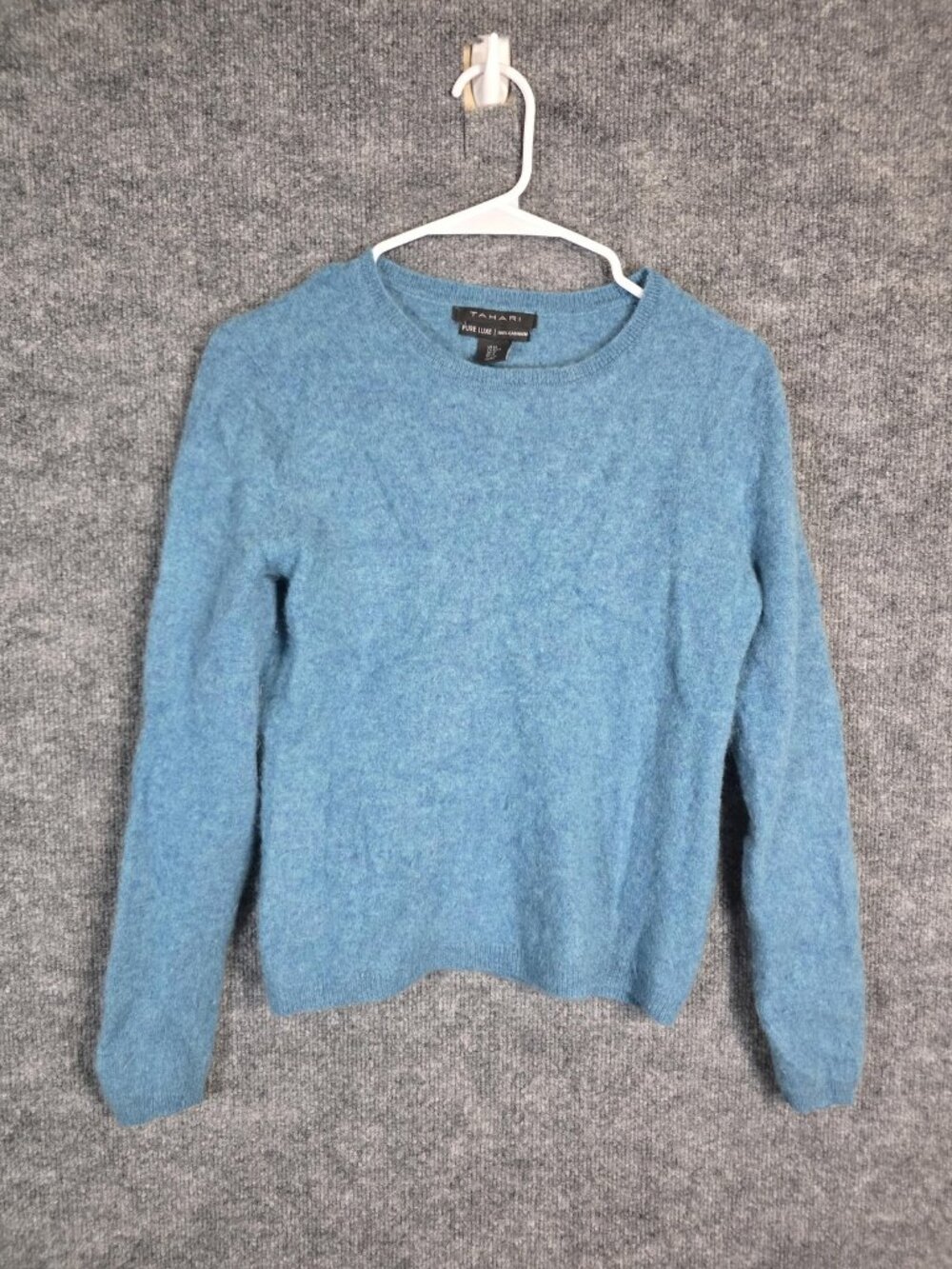 Tahari Sweater Womens M Blue 100% Cashmere Crewneck Pullover Pilling Knit